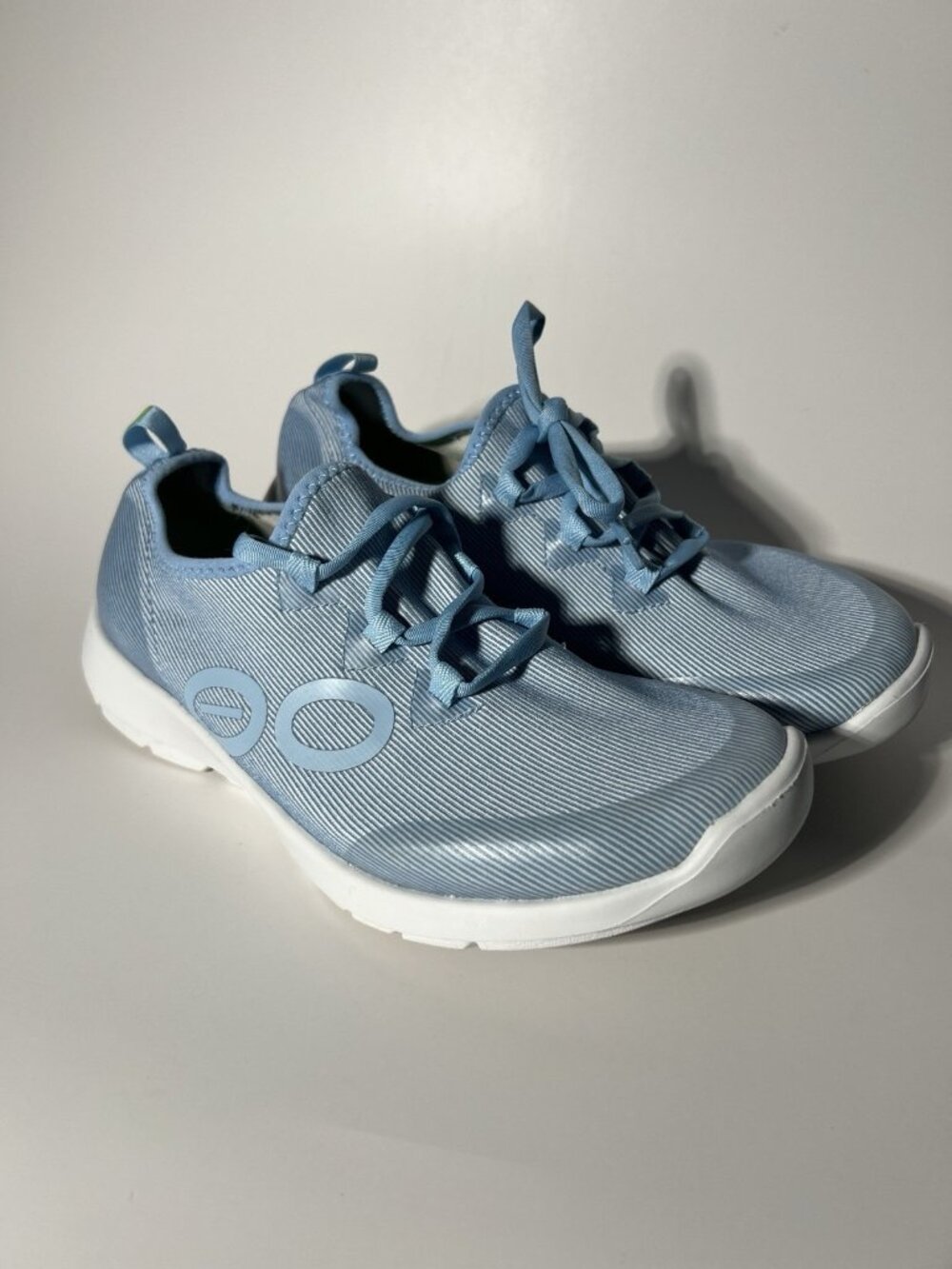 OOFOS OOmg Sport LS Women’s Recovery Shoes Light Blue Size 8 Slip On